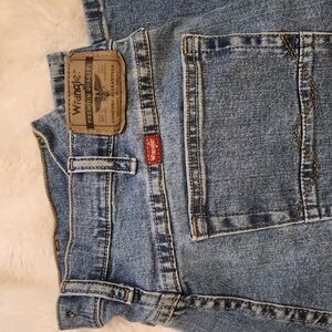Wrangler straigh fit jeans size 38 X 30 color blue denim perfect used condition
